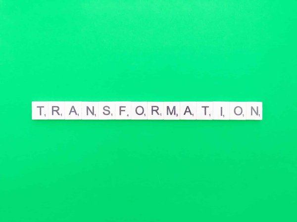 Titre : "Comment une agence web peut transformer votre présence en ligne et optimiser votre succès numérique